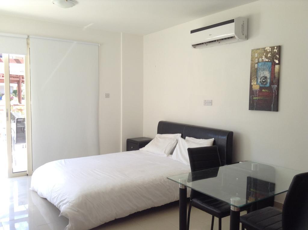 Adriana Holiday Resort Paphos Room photo